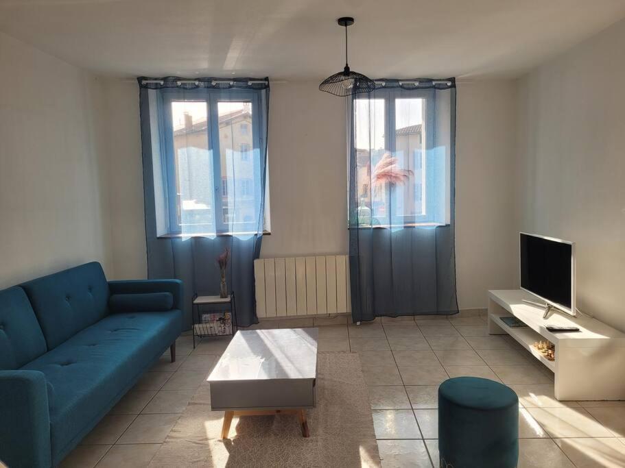 Appartement Sur La Place De Poncin ภายนอก รูปภาพ